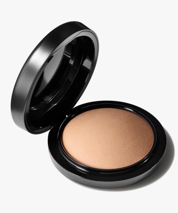 MAC Mineralize Skin Finish (Medium Golden)