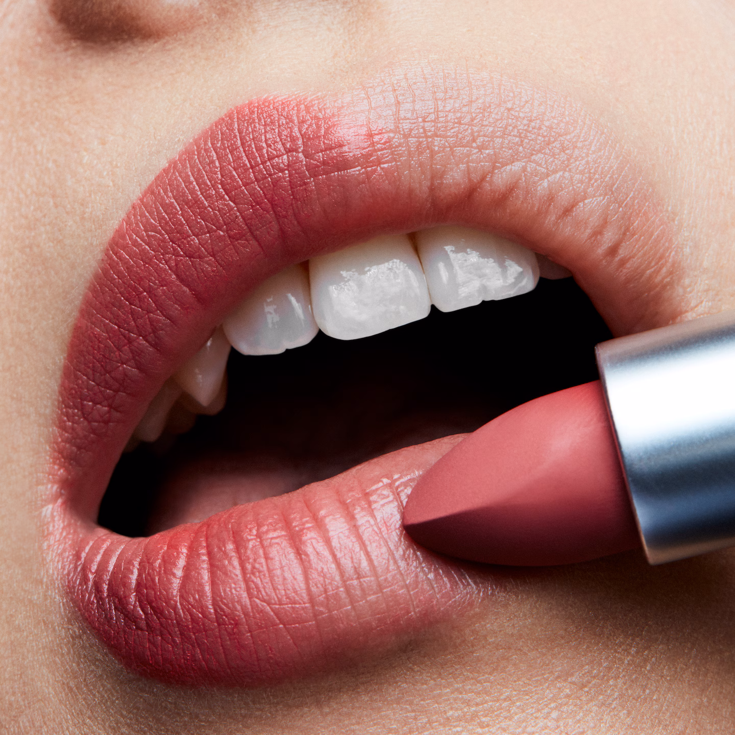 MAC Powder Kiss - Image 3