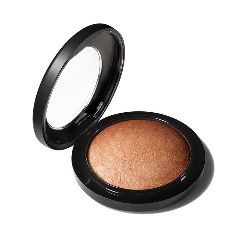 MAC Mineralize Skin Finish (Global Glow)